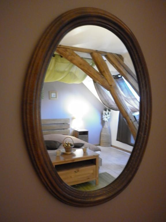 La Chartreuse Hotel Poilly-sur-Tholon Habitación foto