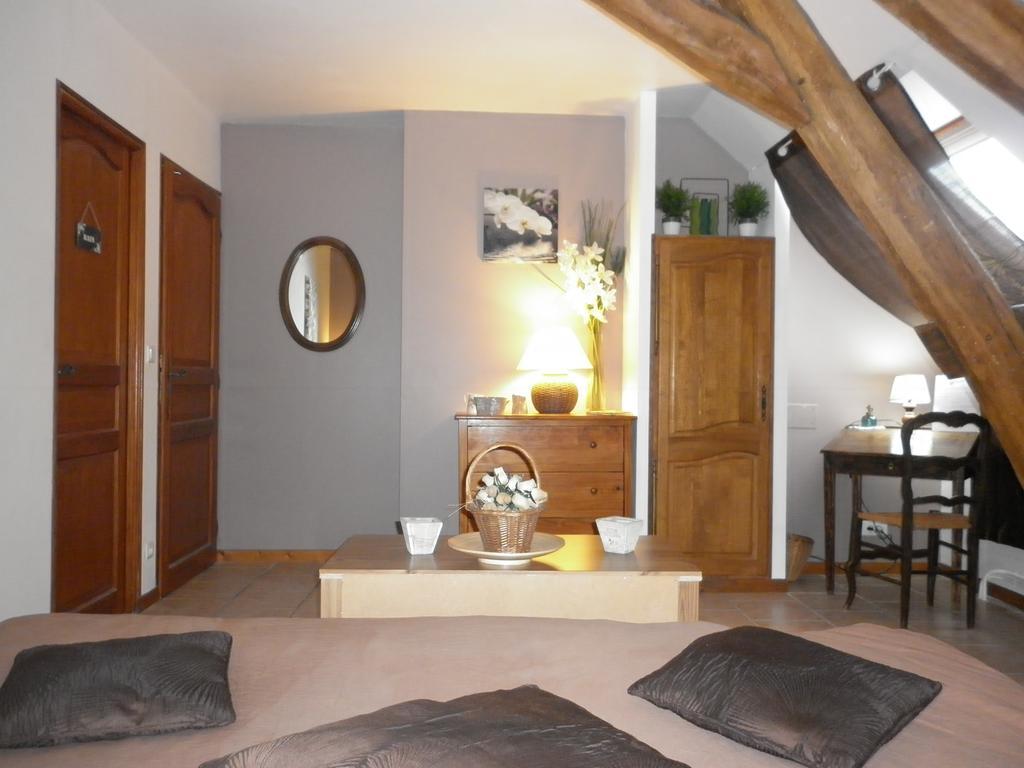 La Chartreuse Hotel Poilly-sur-Tholon Habitación foto
