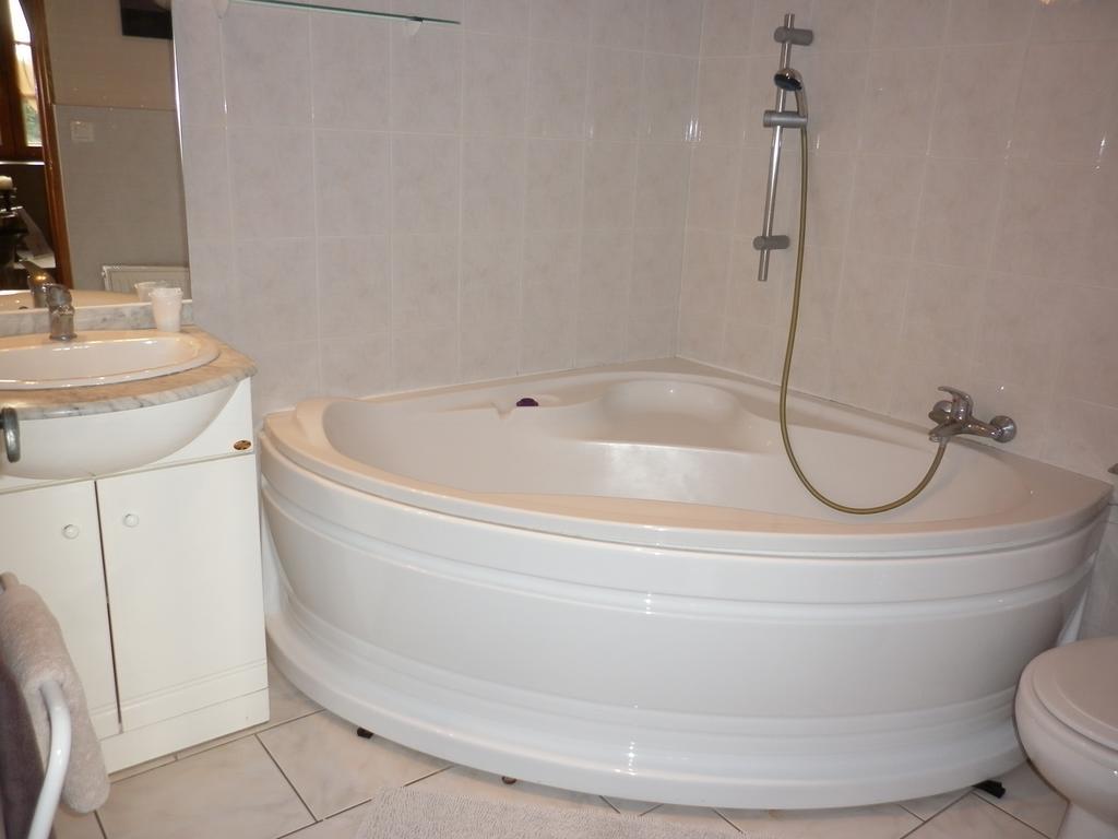 La Chartreuse Hotel Poilly-sur-Tholon Habitación foto