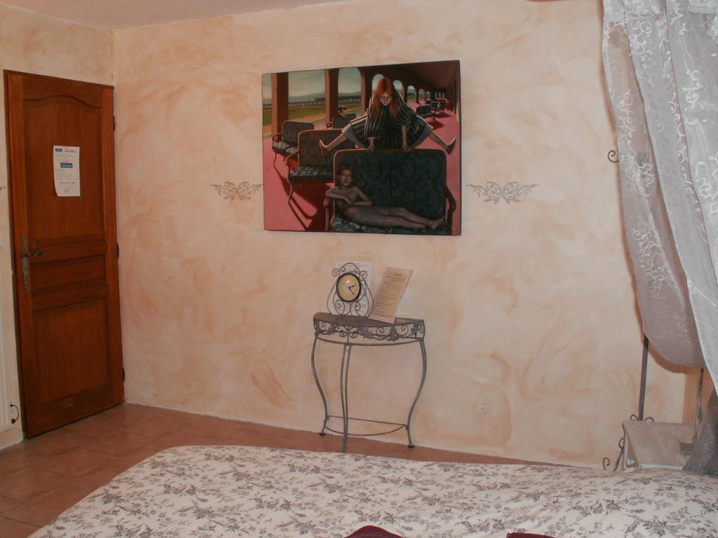 La Chartreuse Hotel Poilly-sur-Tholon Habitación foto